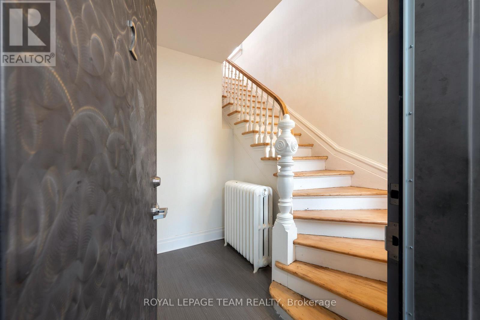 72 Maclaren Street, Ottawa, Ontario  K2P 0K6 - Photo 24 - X12088244