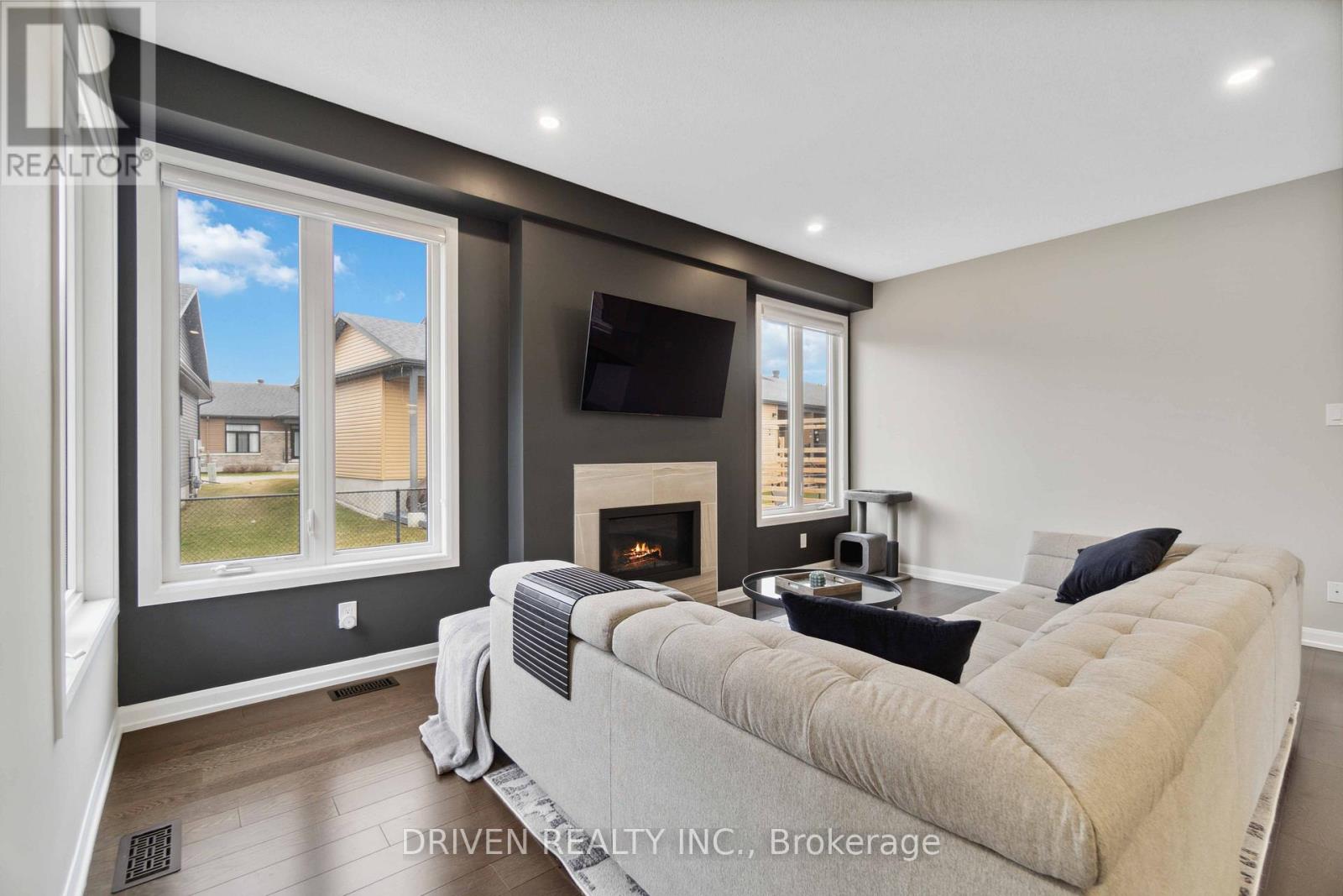 Property at 334 STERLING AVENUE image 5