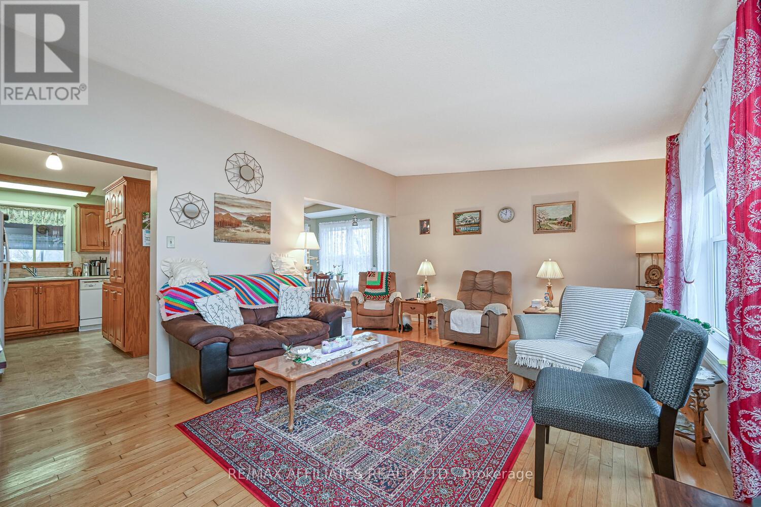 4 Otterdale Crescent, Rideau Lakes, Ontario  K7A 0J4 - Photo 11 - X12088385