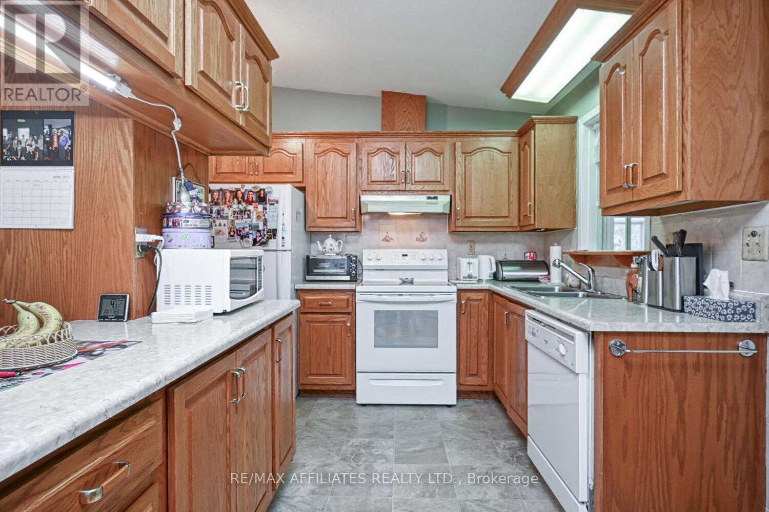 4 Otterdale Crescent, Rideau Lakes, Ontario  K7A 0J4 - Photo 19 - X12088385