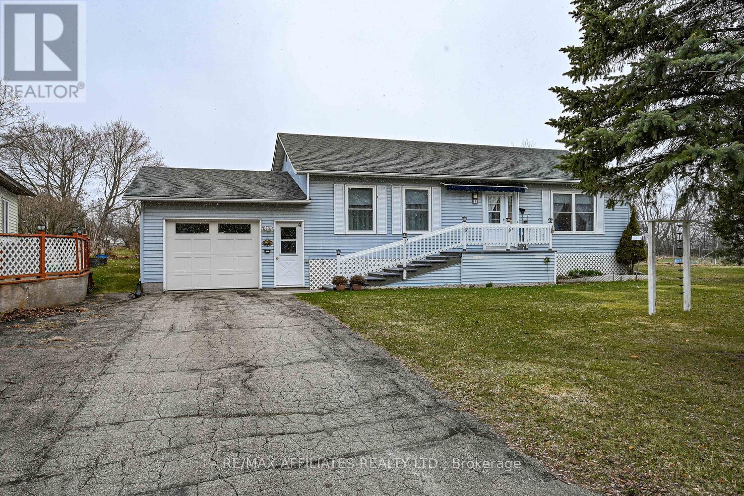 4 Otterdale Crescent, Rideau Lakes, Ontario  K7A 0J4 - Photo 2 - X12088385