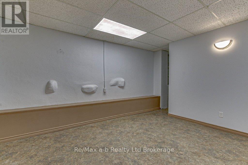 473 Dundas Street, Woodstock, Ontario  N4S 1C2 - Photo 12 - X12088363