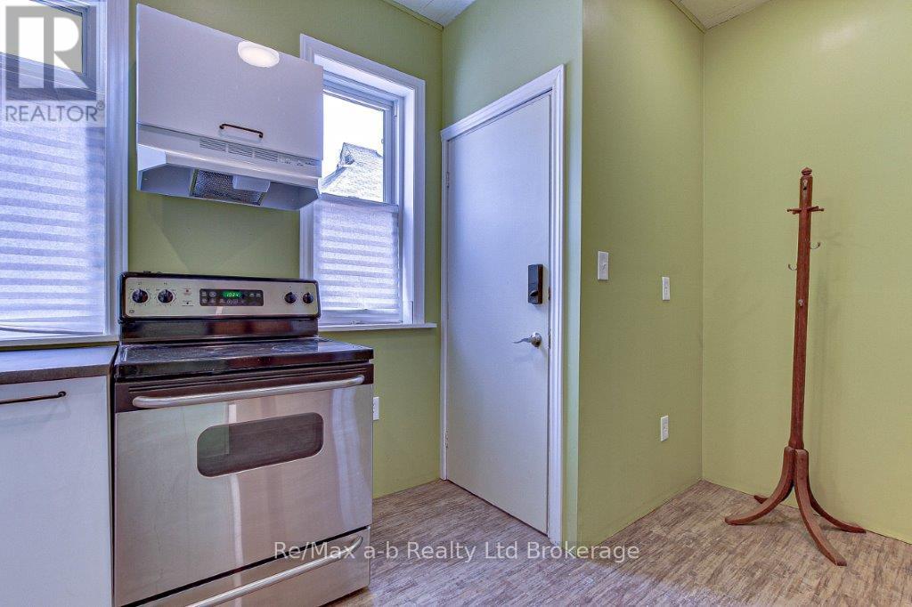 473 Dundas Street, Woodstock, Ontario  N4S 1C2 - Photo 16 - X12088363