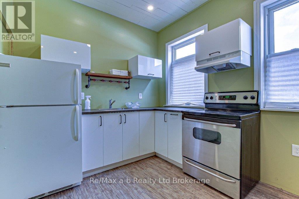 473 Dundas Street, Woodstock, Ontario  N4S 1C2 - Photo 17 - X12088363