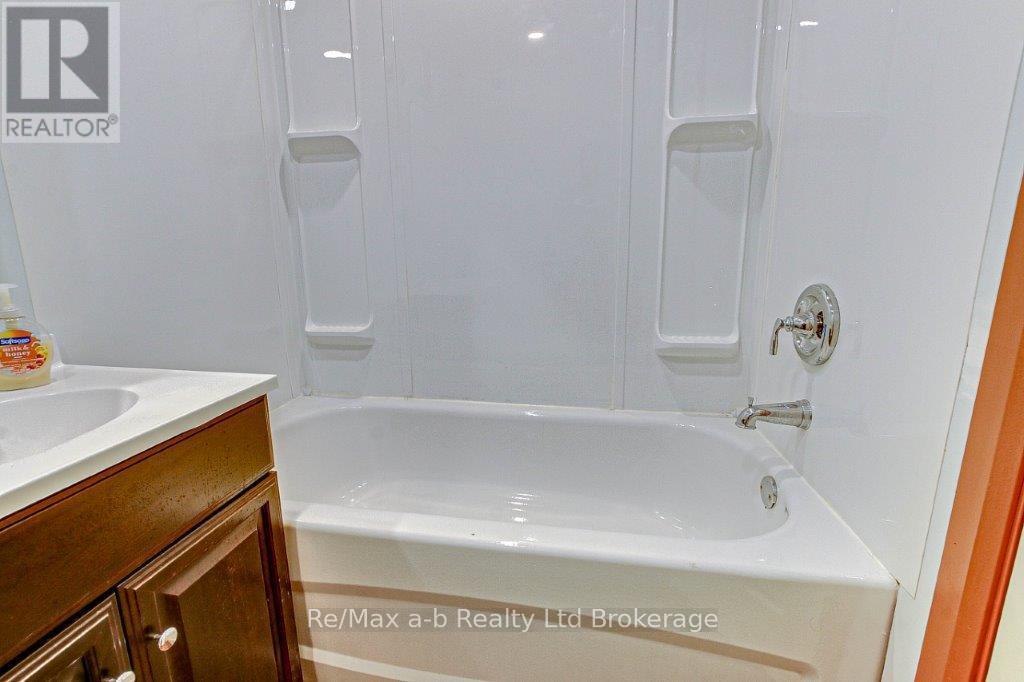 473 Dundas Street, Woodstock, Ontario  N4S 1C2 - Photo 19 - X12088363