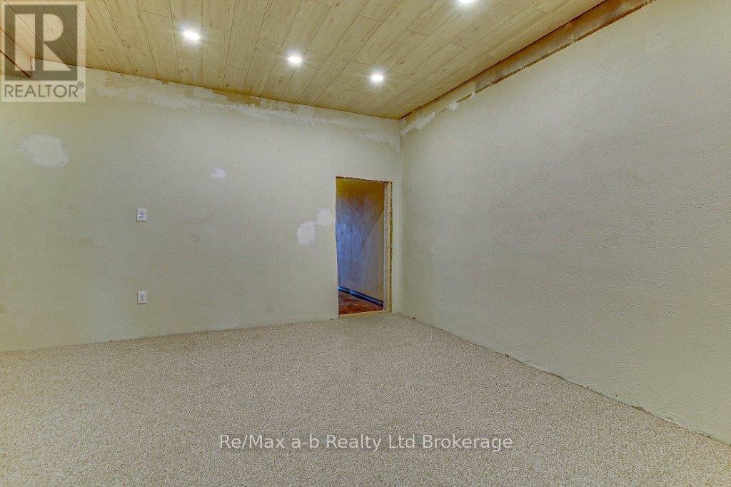 473 Dundas Street, Woodstock, Ontario  N4S 1C2 - Photo 22 - X12088363