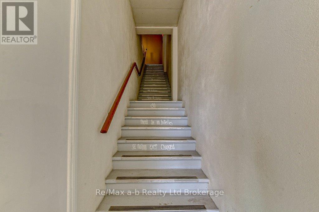 473 Dundas Street, Woodstock, Ontario  N4S 1C2 - Photo 23 - X12088363