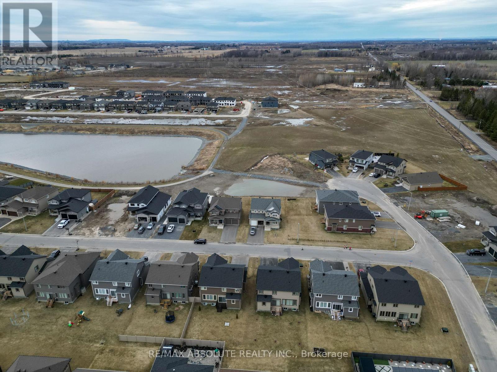 Property at 668 PARKVIEW TERRACE image 3