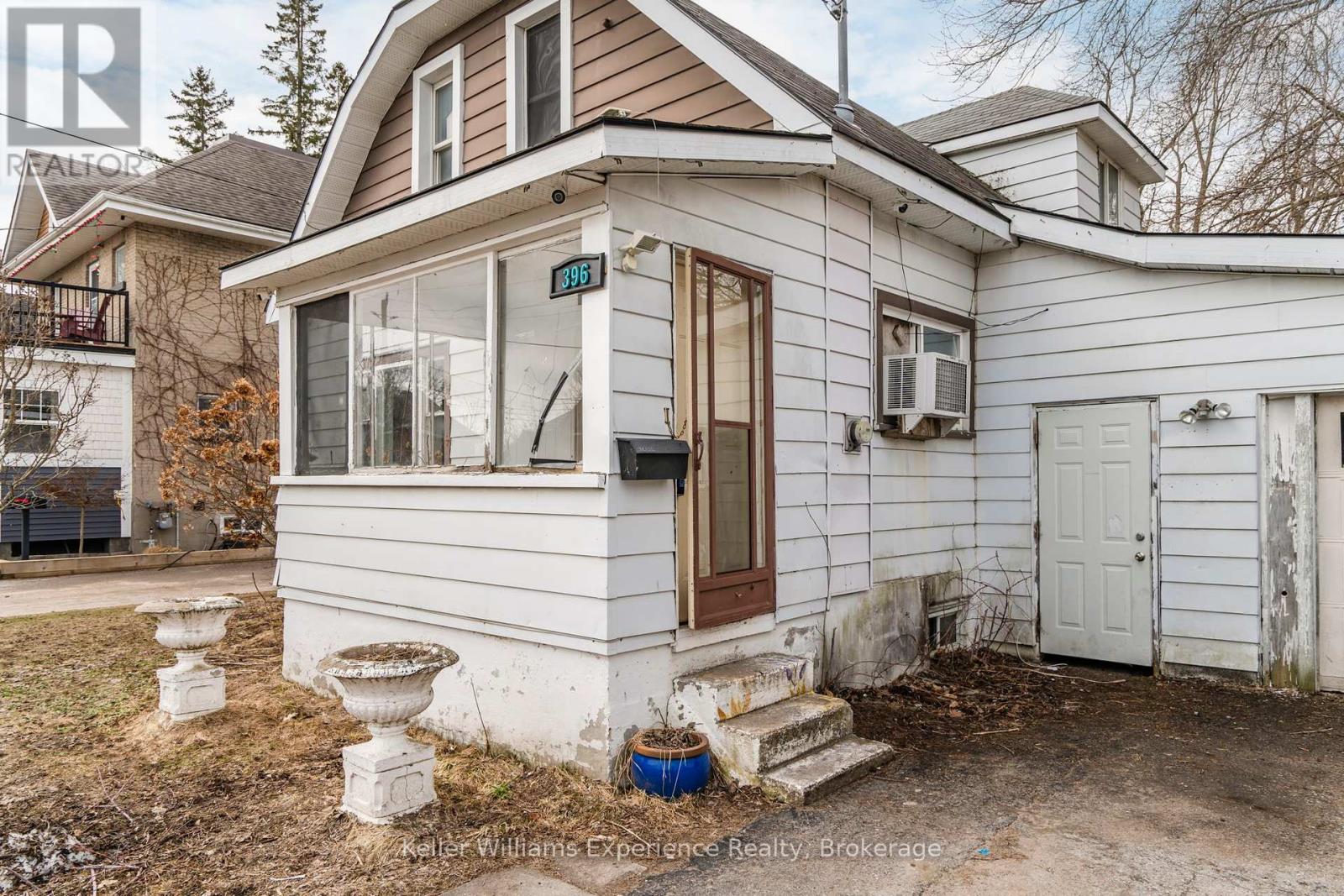 Property at 396 RUSSELL STREET image 2