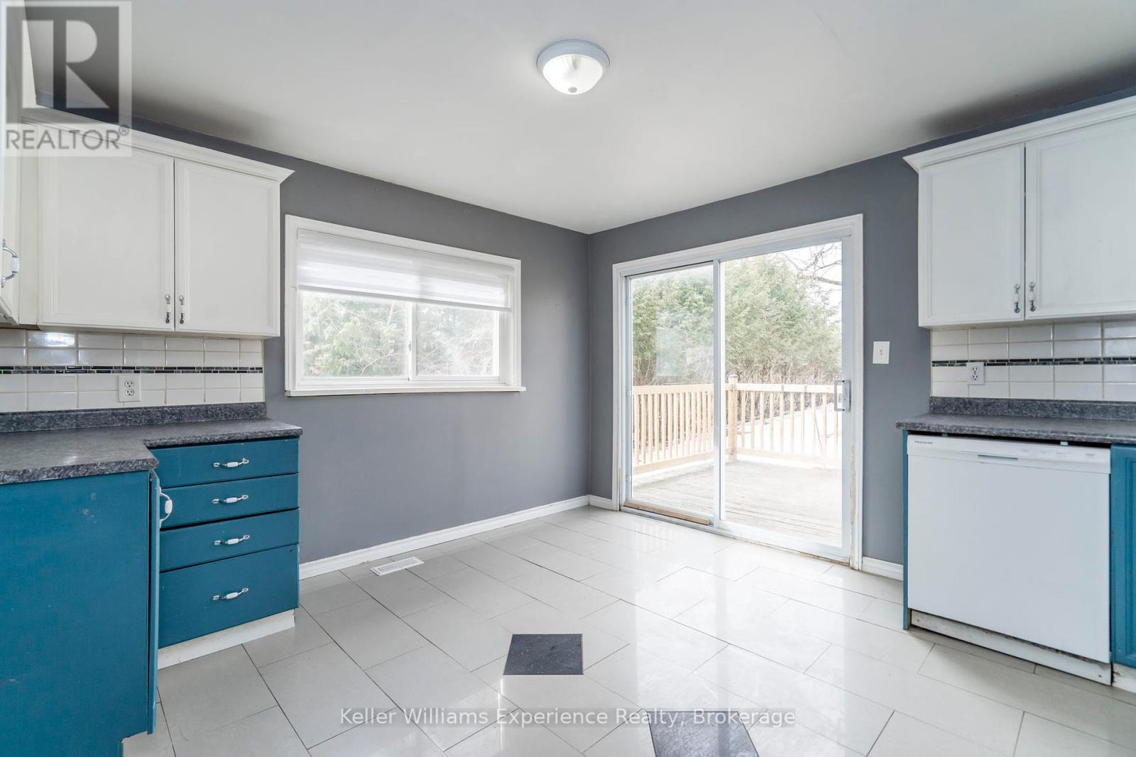 396 Russell Street, Midland, Ontario  L4R 3A8 - Photo 7 - S12088314