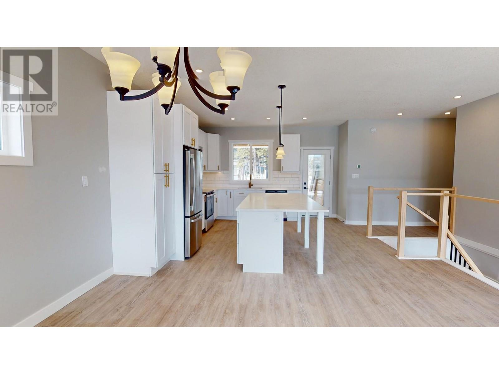 2258 Black Hawk Drive, Sparwood, British Columbia  V0B 2G2 - Photo 16 - 10340020