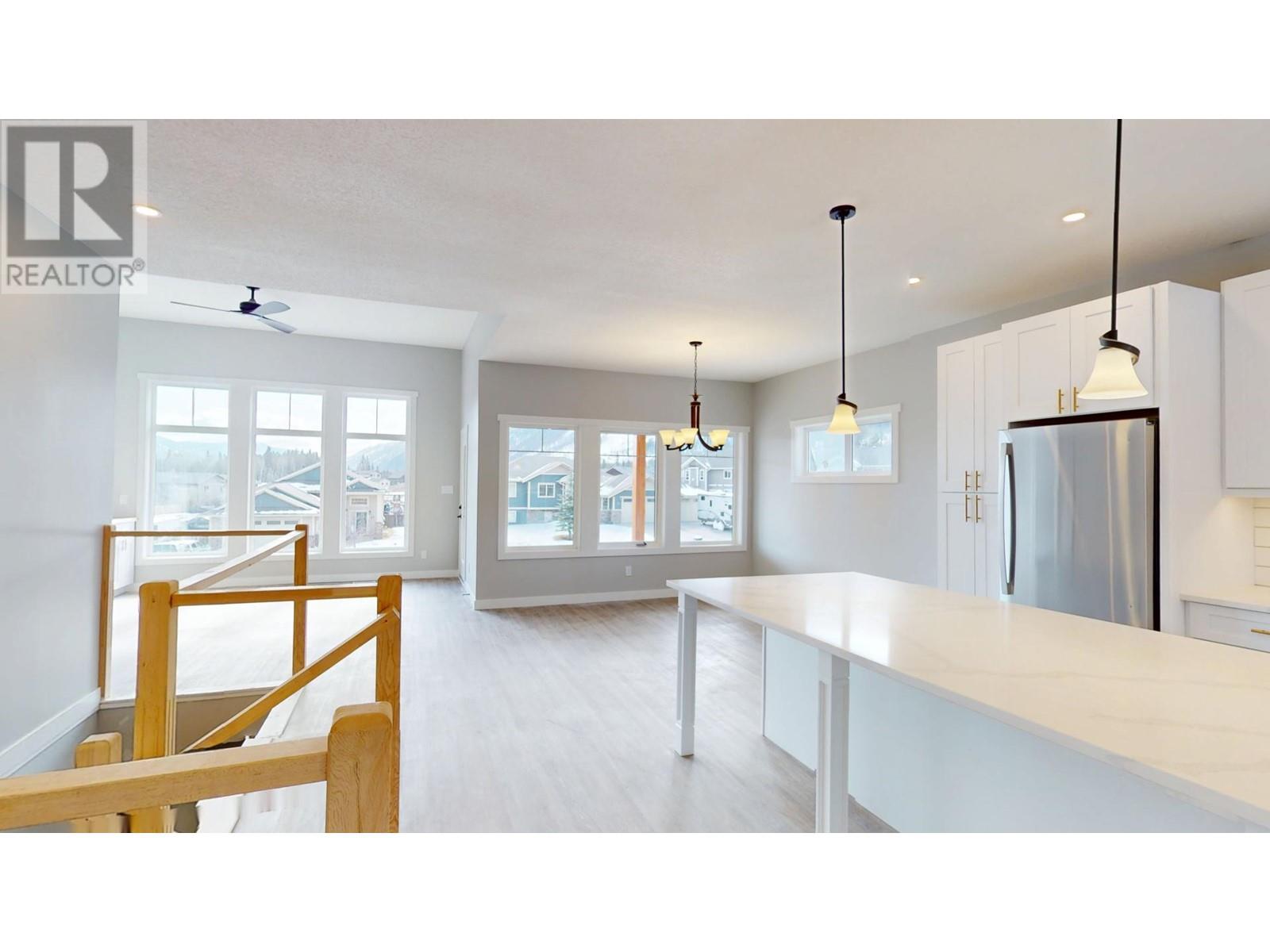 2258 Black Hawk Drive, Sparwood, British Columbia  V0B 2G2 - Photo 5 - 10340020