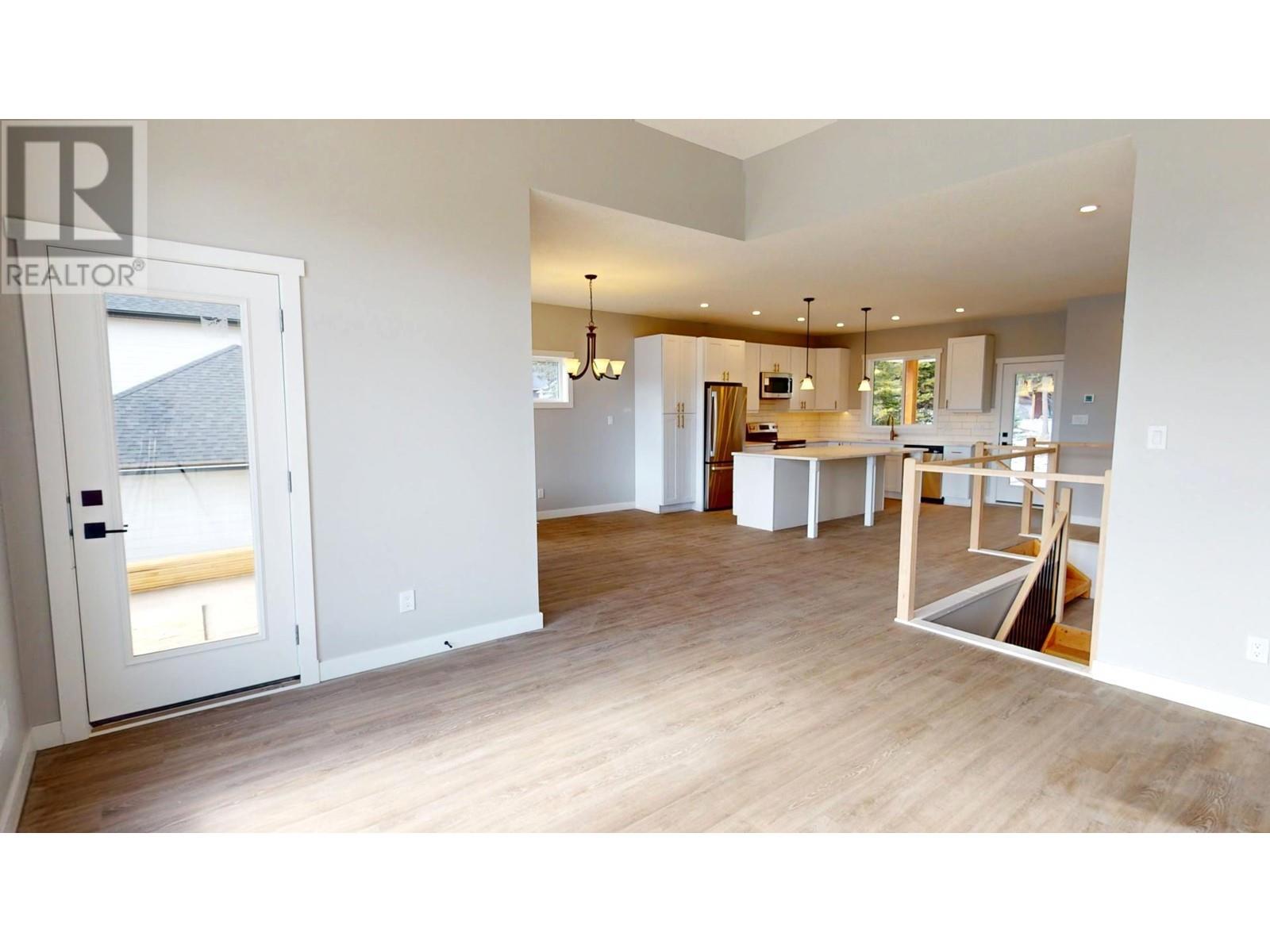 2258 Black Hawk Drive, Sparwood, British Columbia  V0B 2G2 - Photo 19 - 10340020