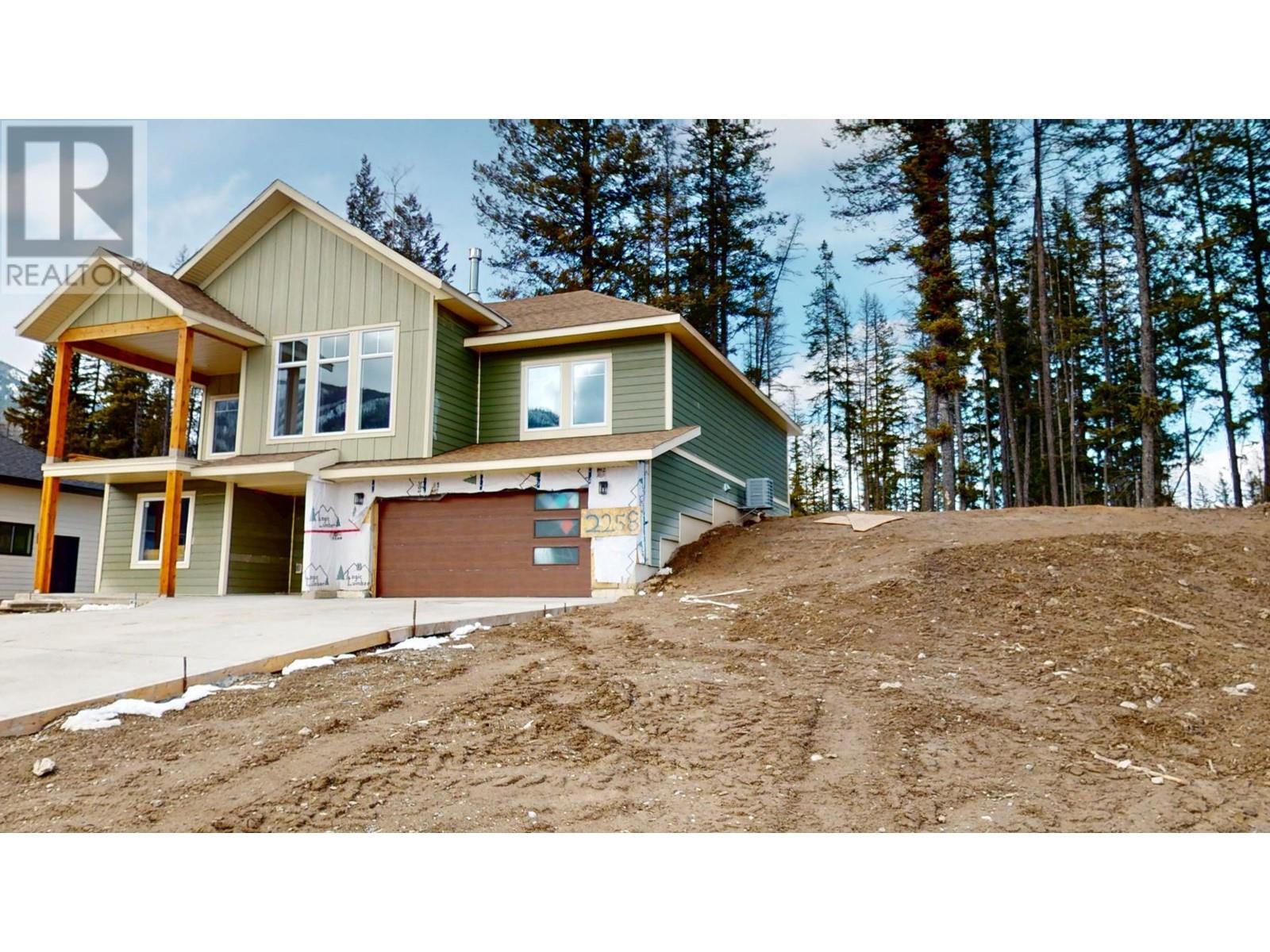 2258 Black Hawk Drive, Sparwood, British Columbia  V0B 2G2 - Photo 2 - 10340020