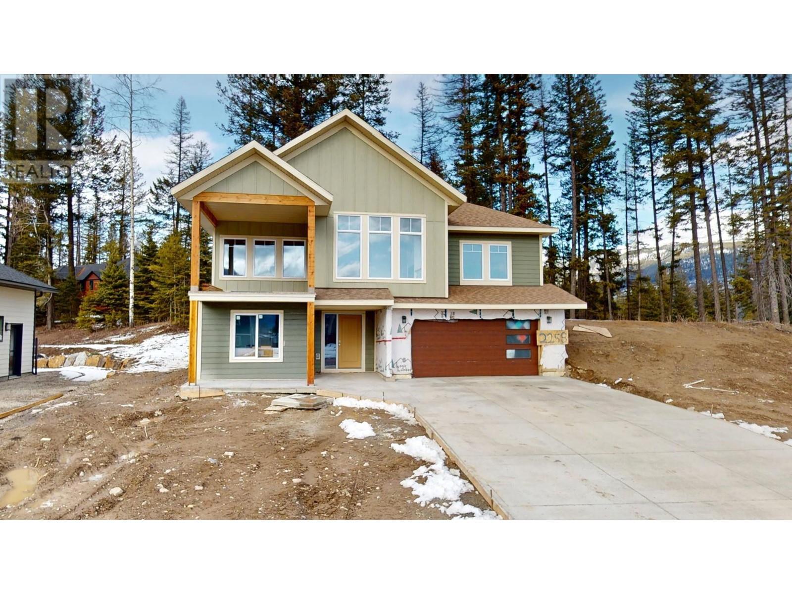 2258 Black Hawk Drive, Sparwood, British Columbia  V0B 2G2 - Photo 1 - 10340020
