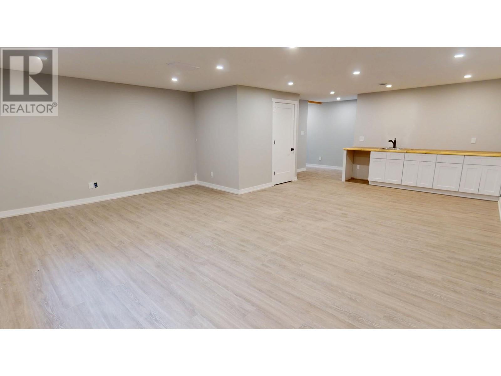2258 Black Hawk Drive, Sparwood, British Columbia  V0B 2G2 - Photo 46 - 10340020