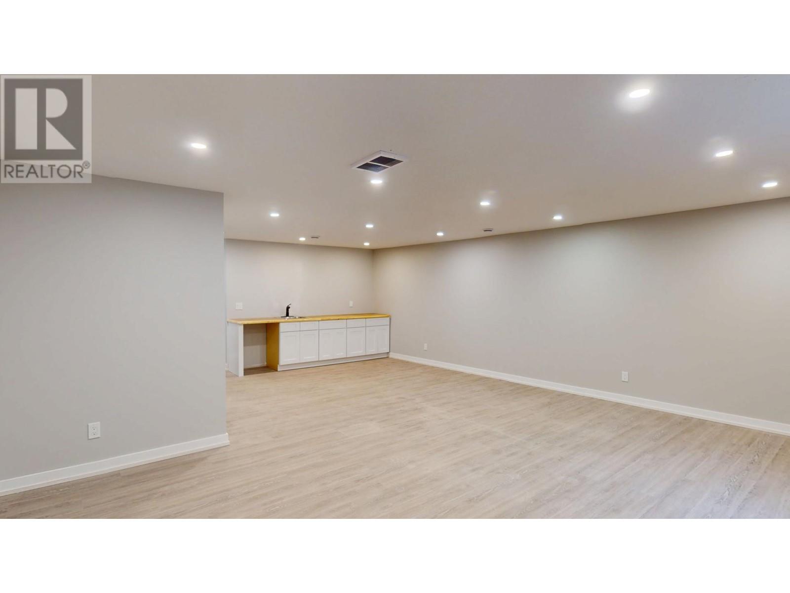 2258 Black Hawk Drive, Sparwood, British Columbia  V0B 2G2 - Photo 47 - 10340020