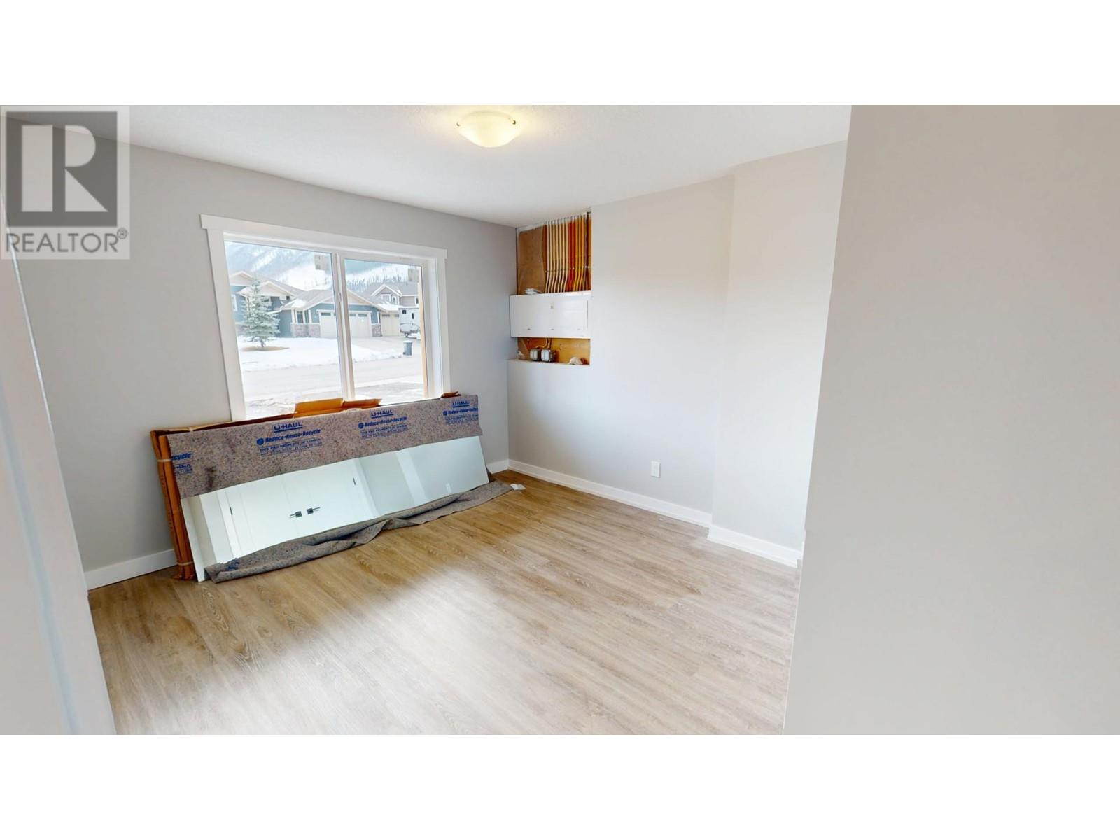 2258 Black Hawk Drive, Sparwood, British Columbia  V0B 2G2 - Photo 39 - 10340020