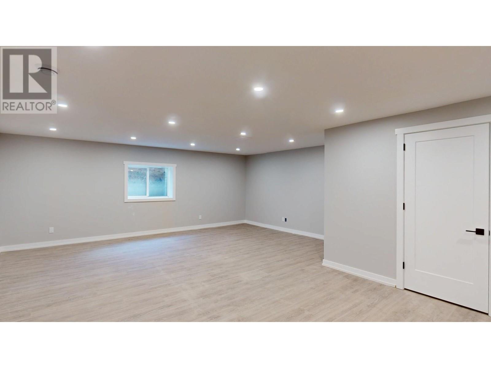 2258 Black Hawk Drive, Sparwood, British Columbia  V0B 2G2 - Photo 48 - 10340020