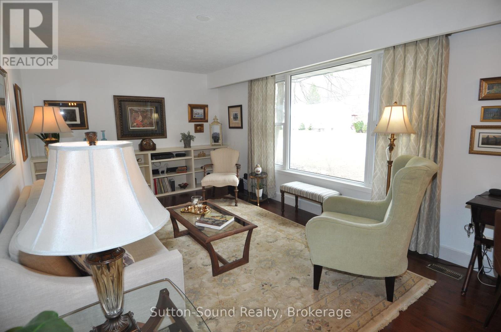 2133 6th Avenue W, Owen Sound, Ontario  N4K 5J4 - Photo 2 - X12088210