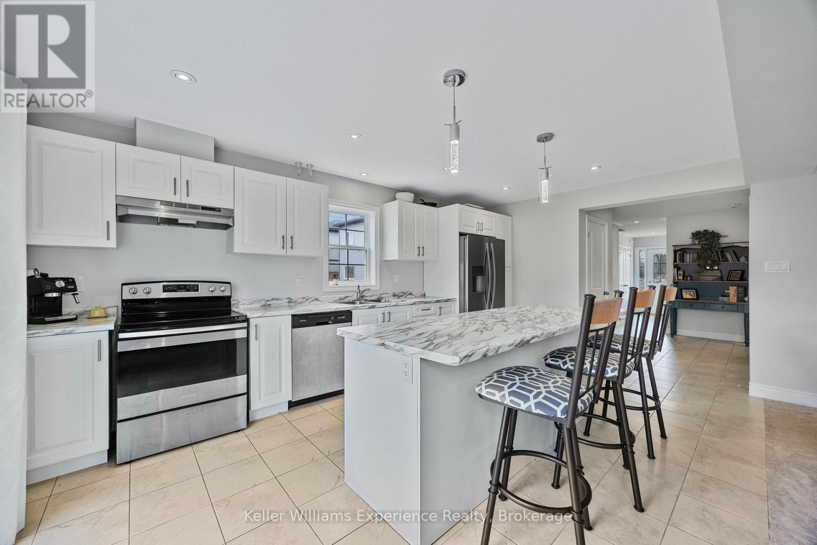 8 Quinn Forest Drive, Bracebridge, Ontario  P1L 0C8 - Photo 12 - X12088287