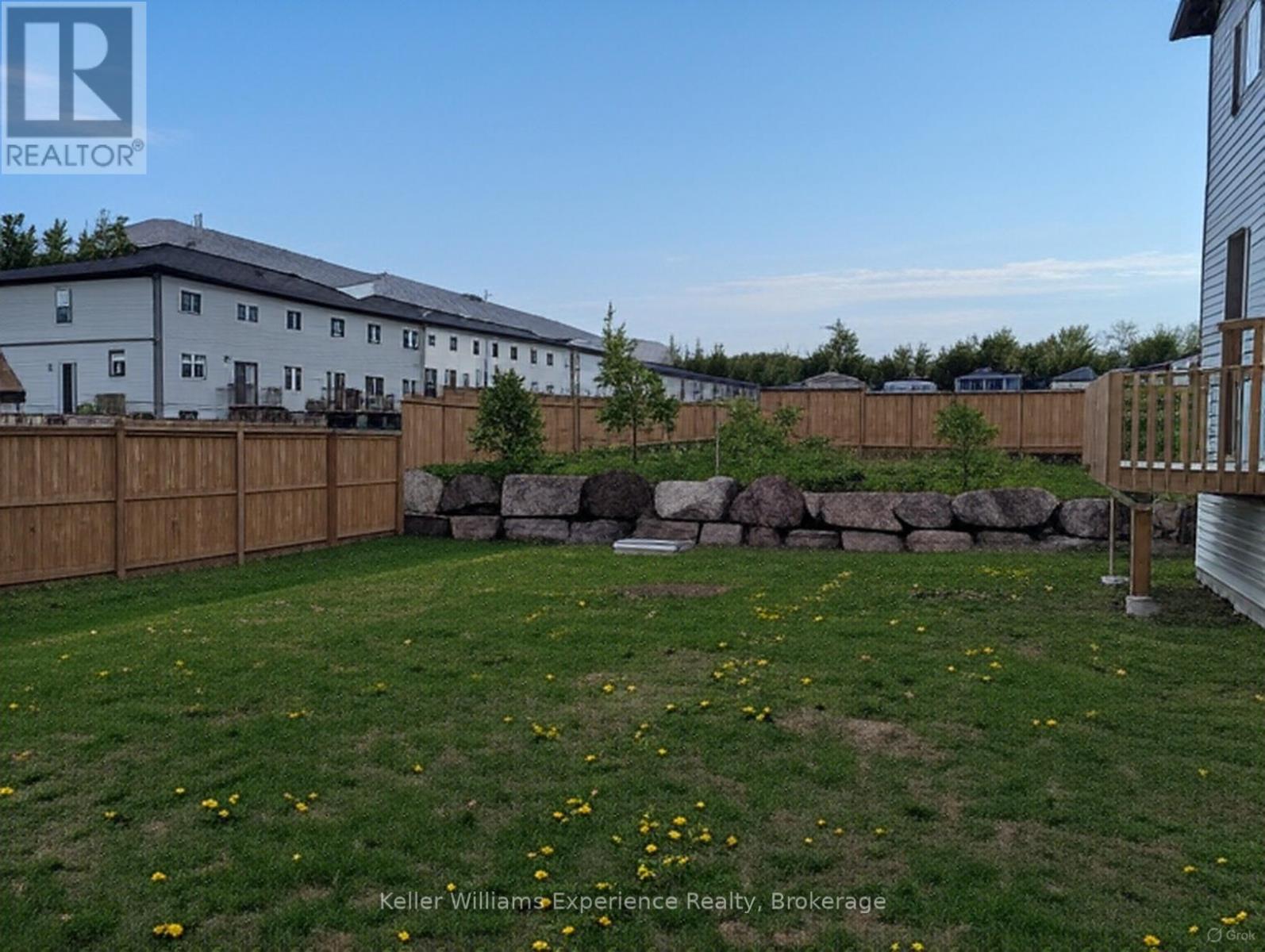 8 Quinn Forest Drive, Bracebridge, Ontario  P1L 0C8 - Photo 2 - X12088287