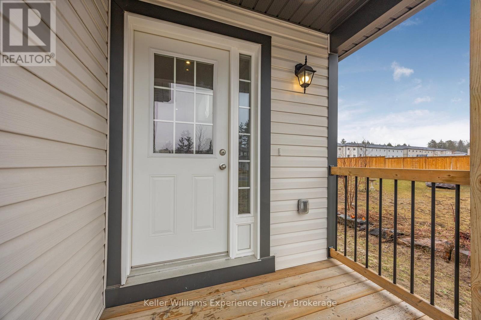 8 Quinn Forest Drive, Bracebridge, Ontario  P1L 0C8 - Photo 4 - X12088287