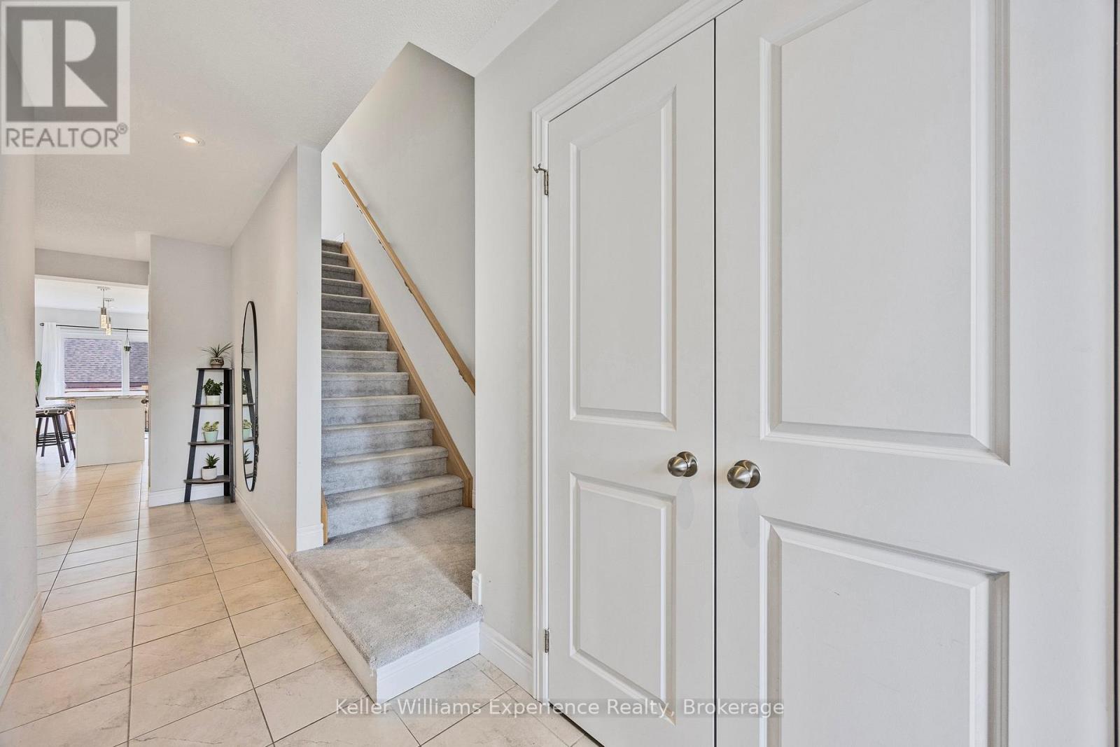 8 Quinn Forest Drive, Bracebridge, Ontario  P1L 0C8 - Photo 6 - X12088287
