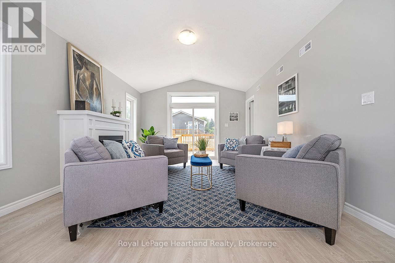 18 Bluffs View Boulevard, Ashfield-Colborne-Wawanosh, Ontario  N7A 0C1 - Photo 12 - X12088345