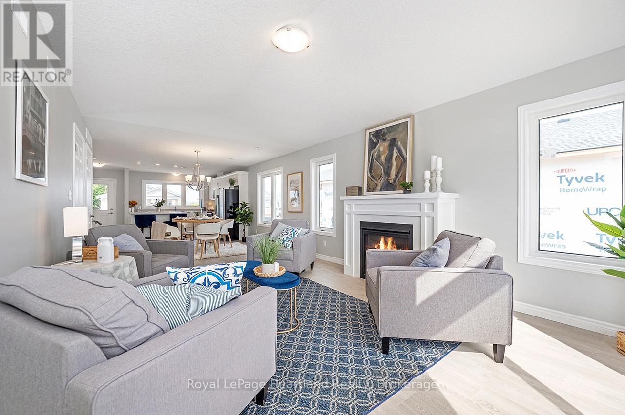 18 Bluffs View Boulevard, Ashfield-Colborne-Wawanosh, Ontario  N7A 0C1 - Photo 14 - X12088345