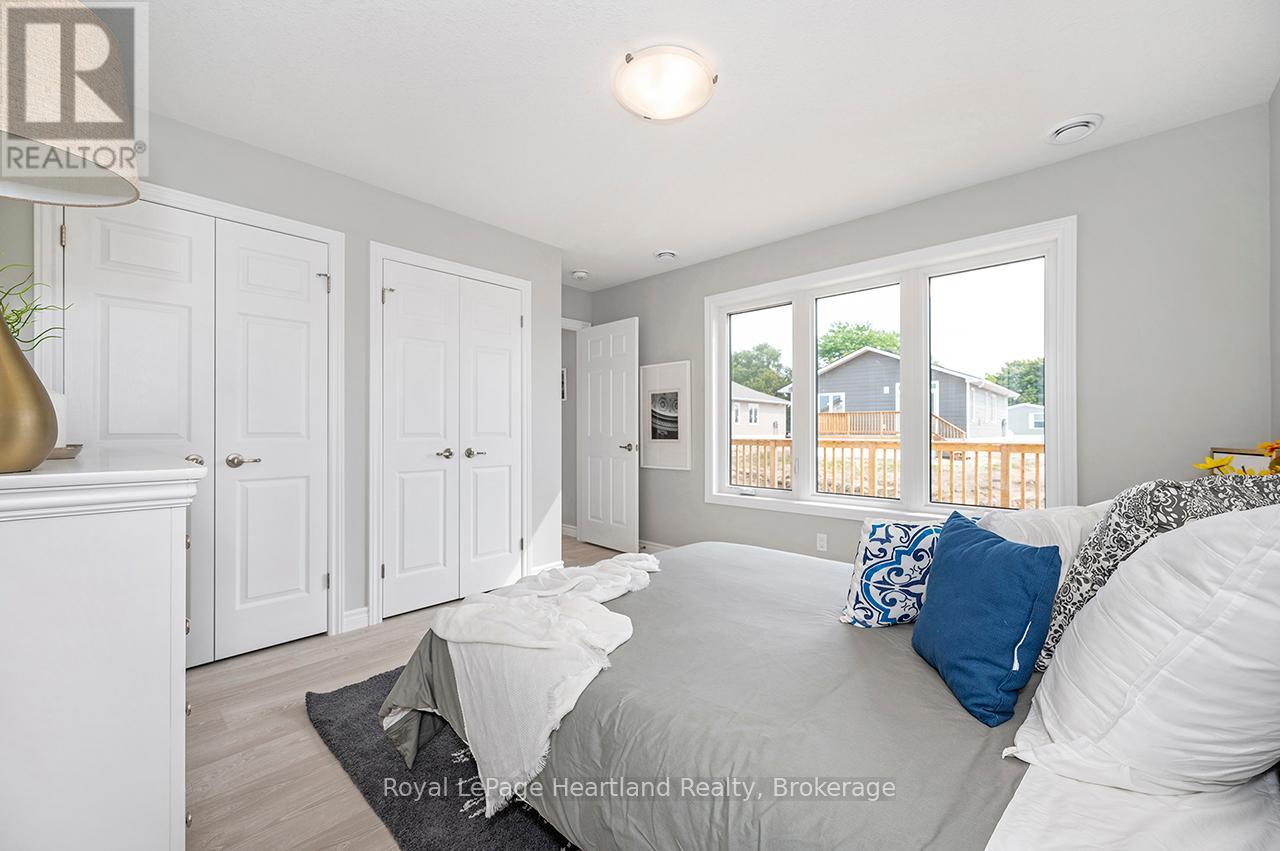 18 Bluffs View Boulevard, Ashfield-Colborne-Wawanosh, Ontario  N7A 0C1 - Photo 19 - X12088345