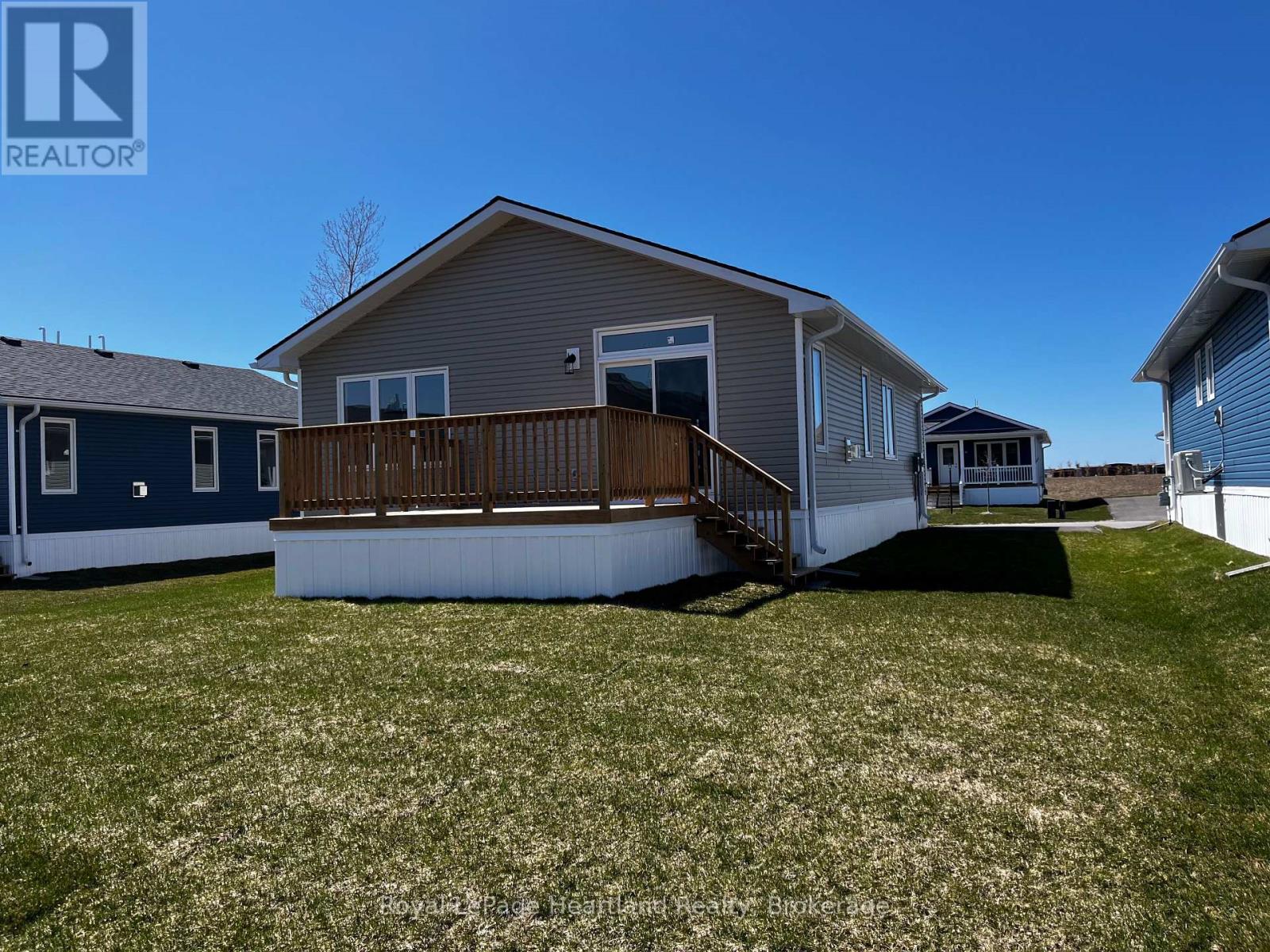 18 Bluffs View Boulevard, Ashfield-Colborne-Wawanosh, Ontario  N7A 0C1 - Photo 20 - X12088345
