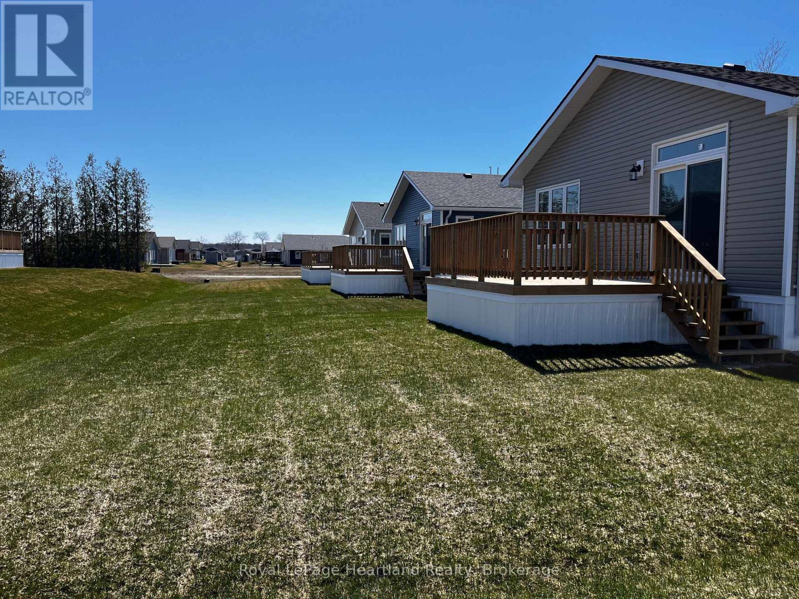 18 Bluffs View Boulevard, Ashfield-Colborne-Wawanosh, Ontario  N7A 0C1 - Photo 21 - X12088345