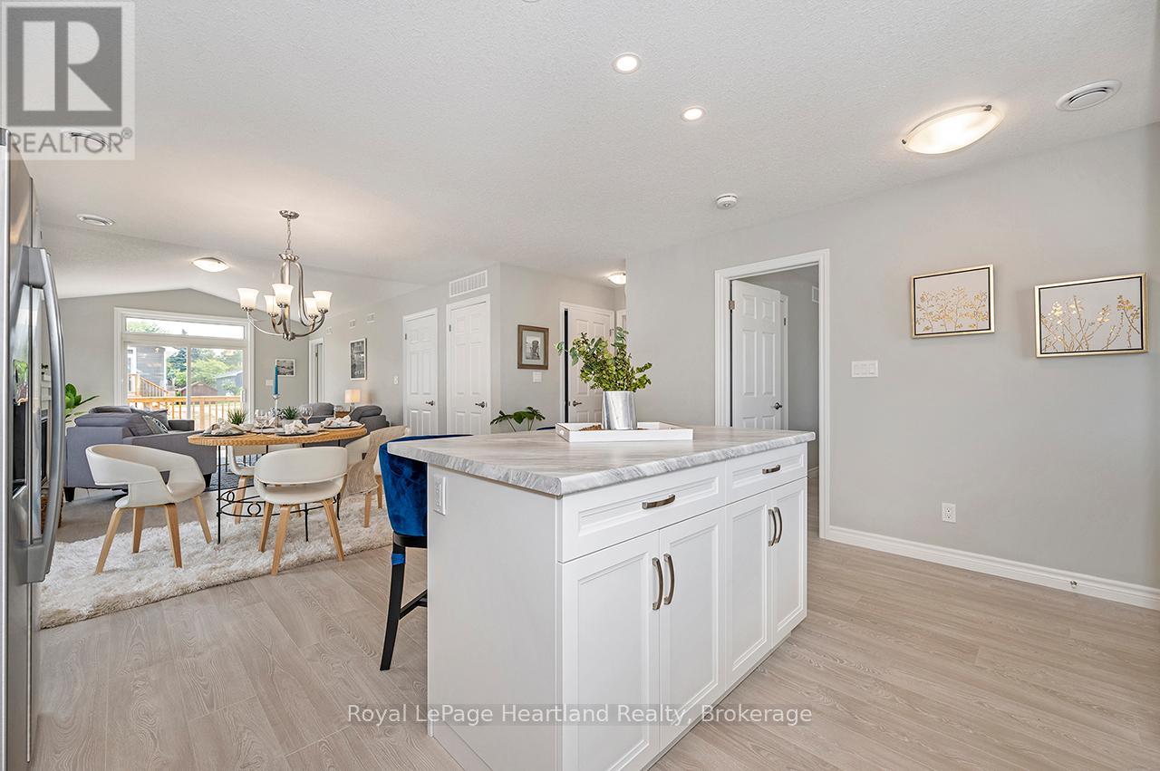 18 Bluffs View Boulevard, Ashfield-Colborne-Wawanosh, Ontario  N7A 0C1 - Photo 6 - X12088345
