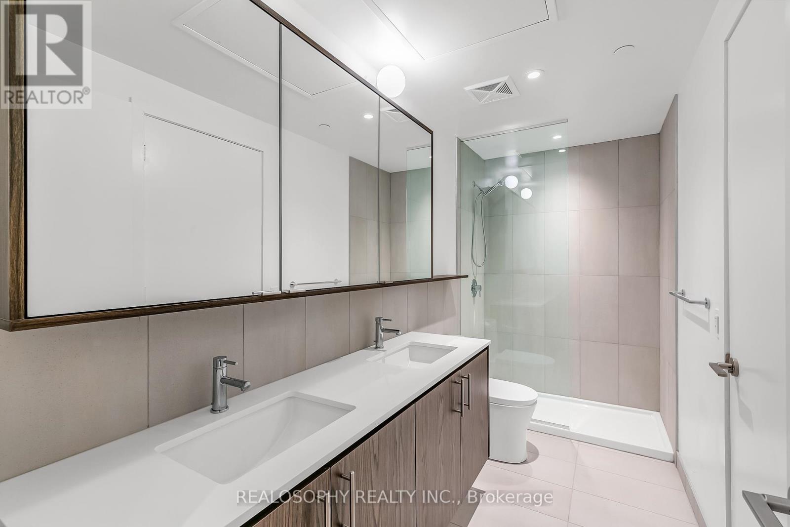 201 - 115 Larchmount Avenue, Toronto, Ontario  M4M 2Y6 - Photo 10 - E12088236