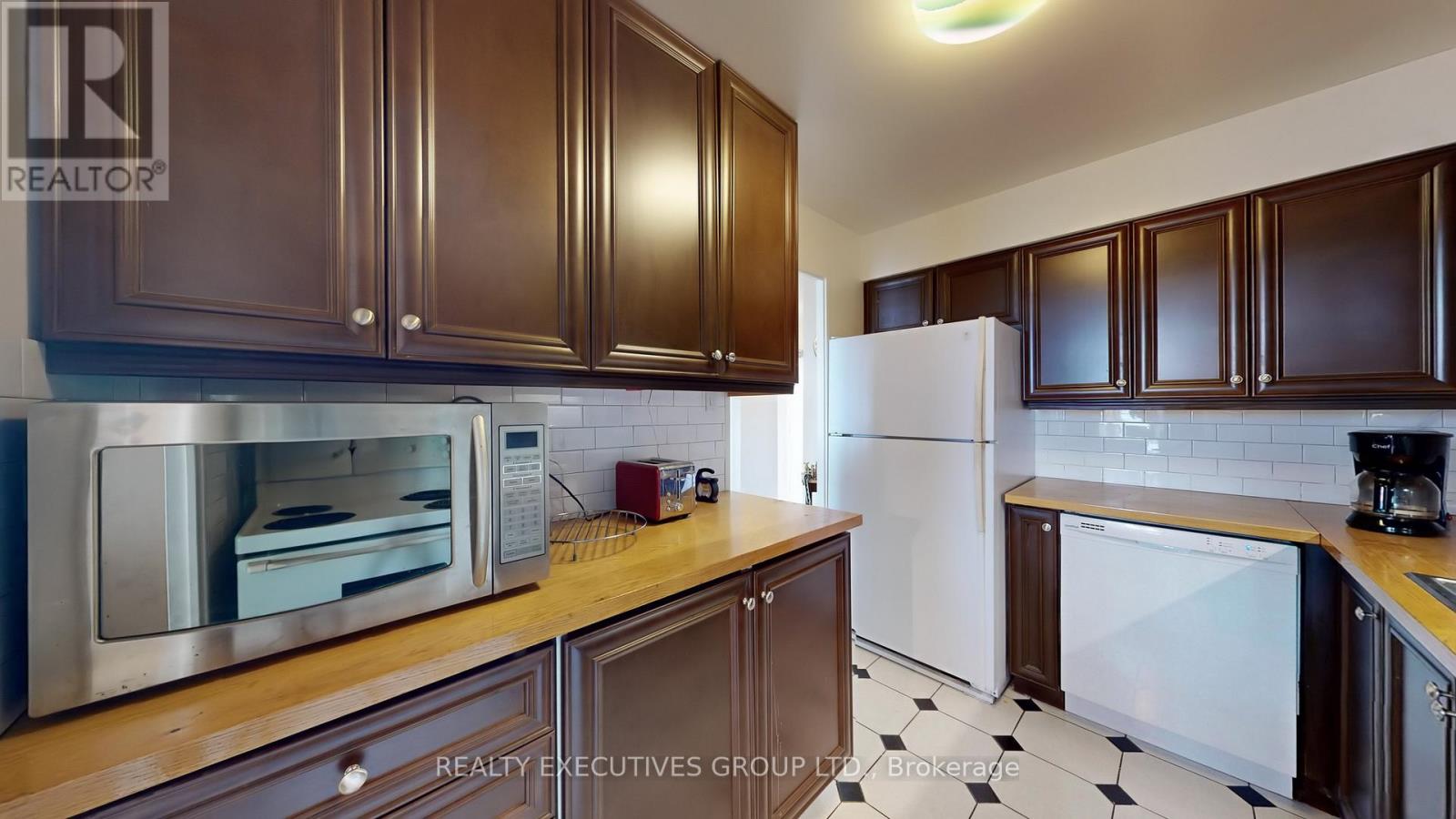 701 - 80 Inverlochy Boulevard, Markham, Ontario  L3T 4P3 - Photo 17 - N12088355