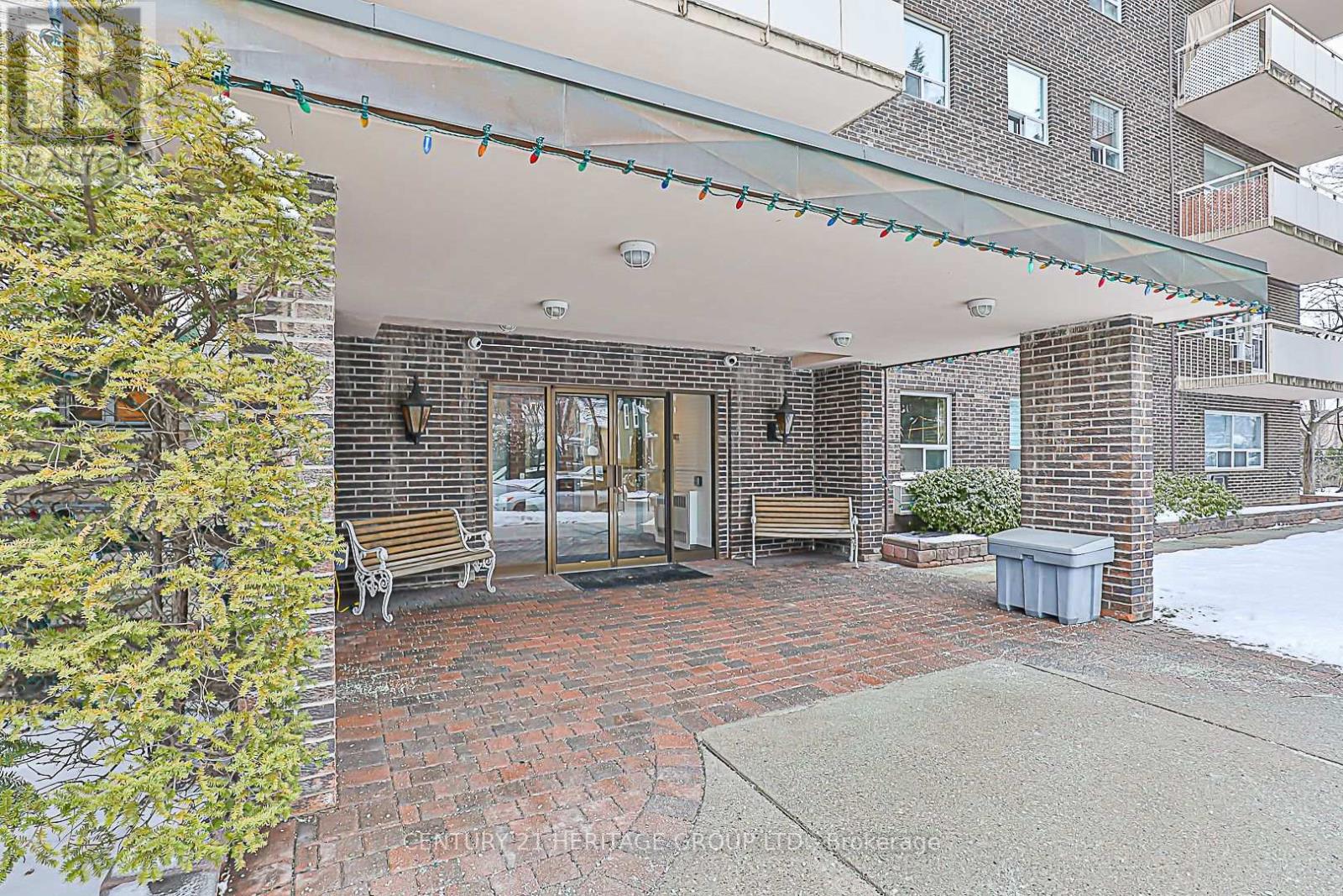 Property at 304 - 67 RICHMOND STREET image 2