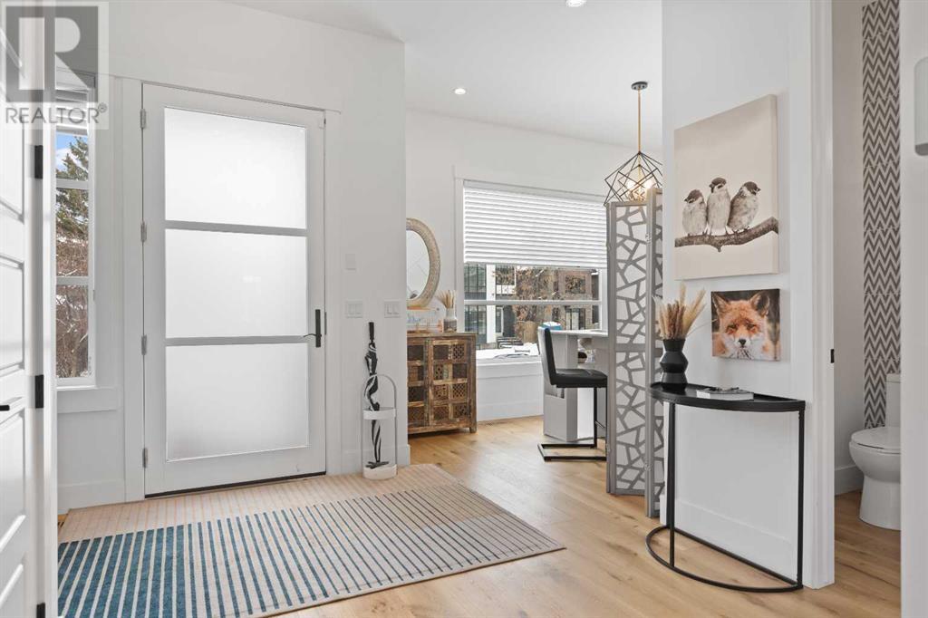 Property at 2627 36 Street SW image 2