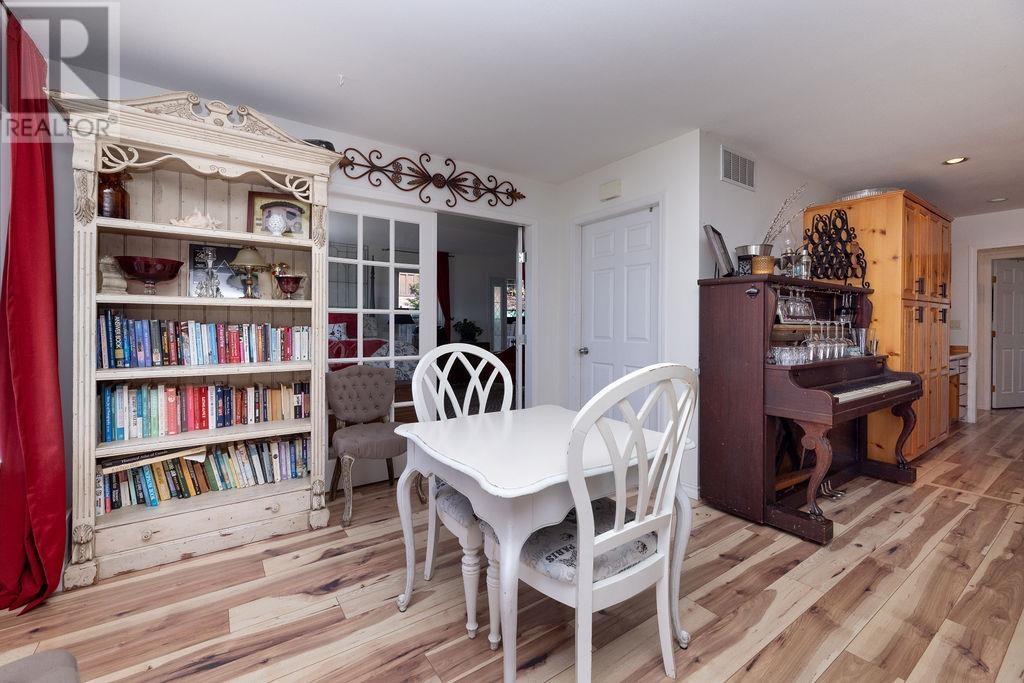 4664 Sunshine Coast Highway, Sechelt, British Columbia  V7Z 0E5 - Photo 28 - R2989673