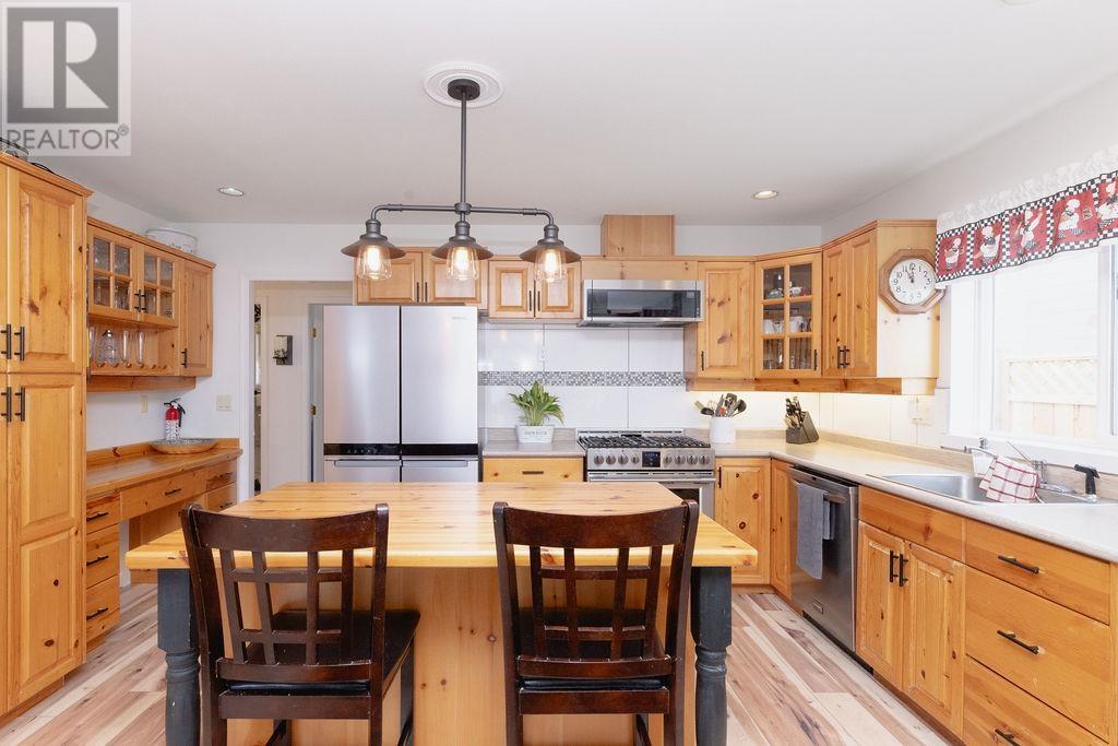4664 Sunshine Coast Highway, Sechelt, British Columbia  V7Z 0E5 - Photo 22 - R2989673