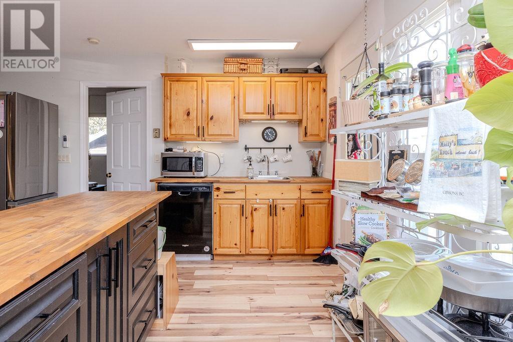4664 Sunshine Coast Highway, Sechelt, British Columbia  V7Z 0E5 - Photo 17 - R2989673