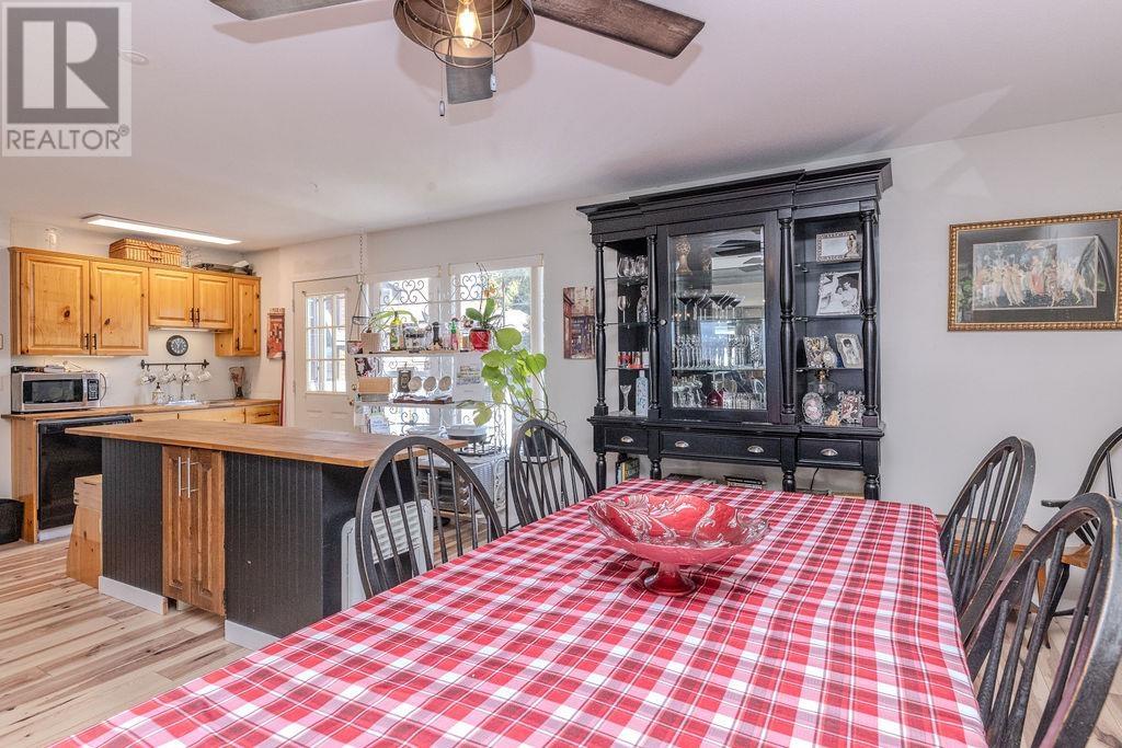 4664 Sunshine Coast Highway, Sechelt, British Columbia  V7Z 0E5 - Photo 15 - R2989673