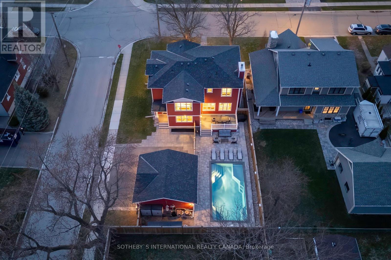 62 Miles Street, Milton, Ontario  L9T 1E6 - Photo 4 - W12088230
