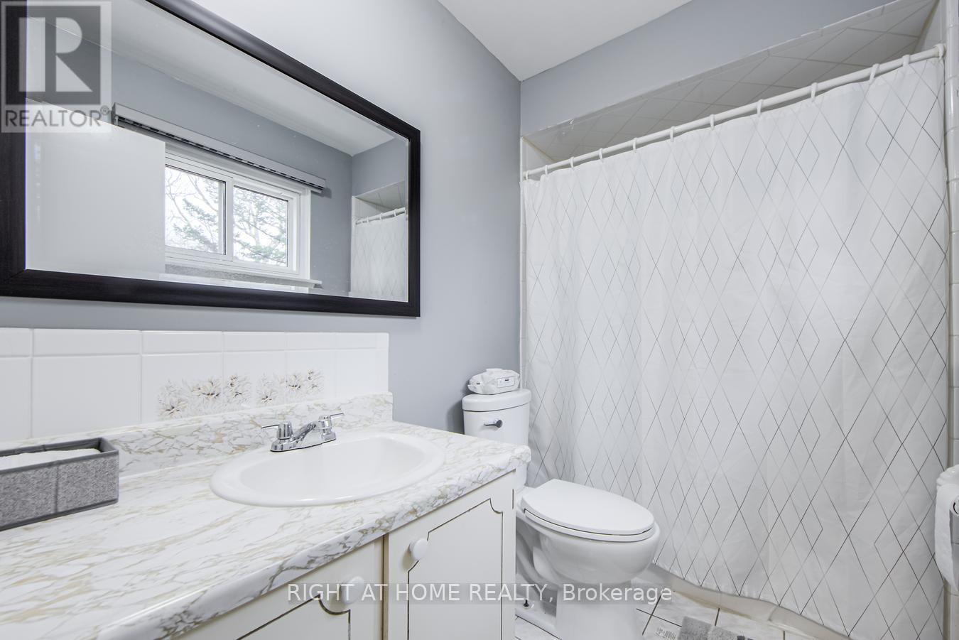 1276 Hillview Crescent, Oakville (Fa Falgarwood), Ontario  L6H 2C7 - Photo 27 - W12088262