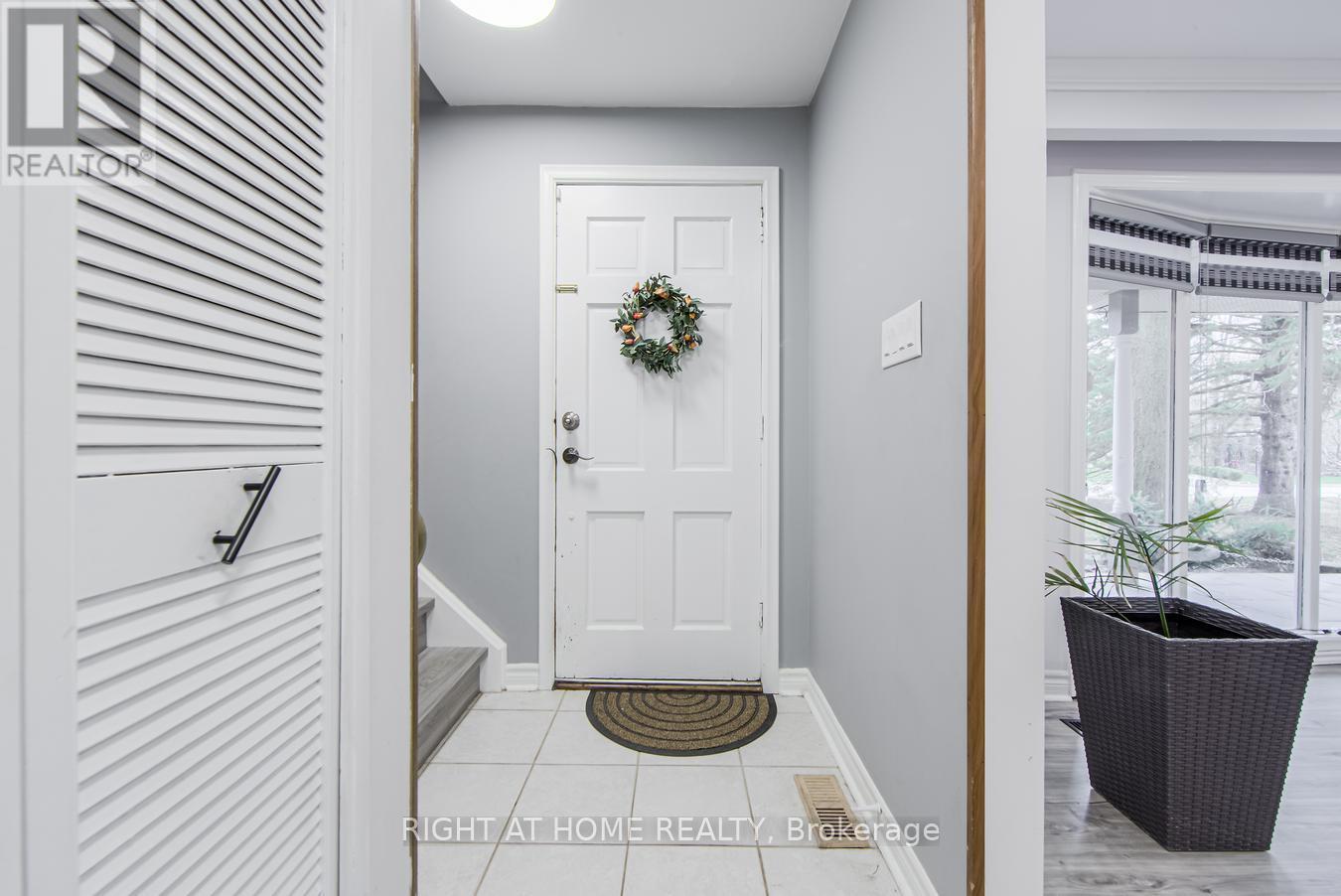 Property at 1276 HILLVIEW CRESCENT image 4