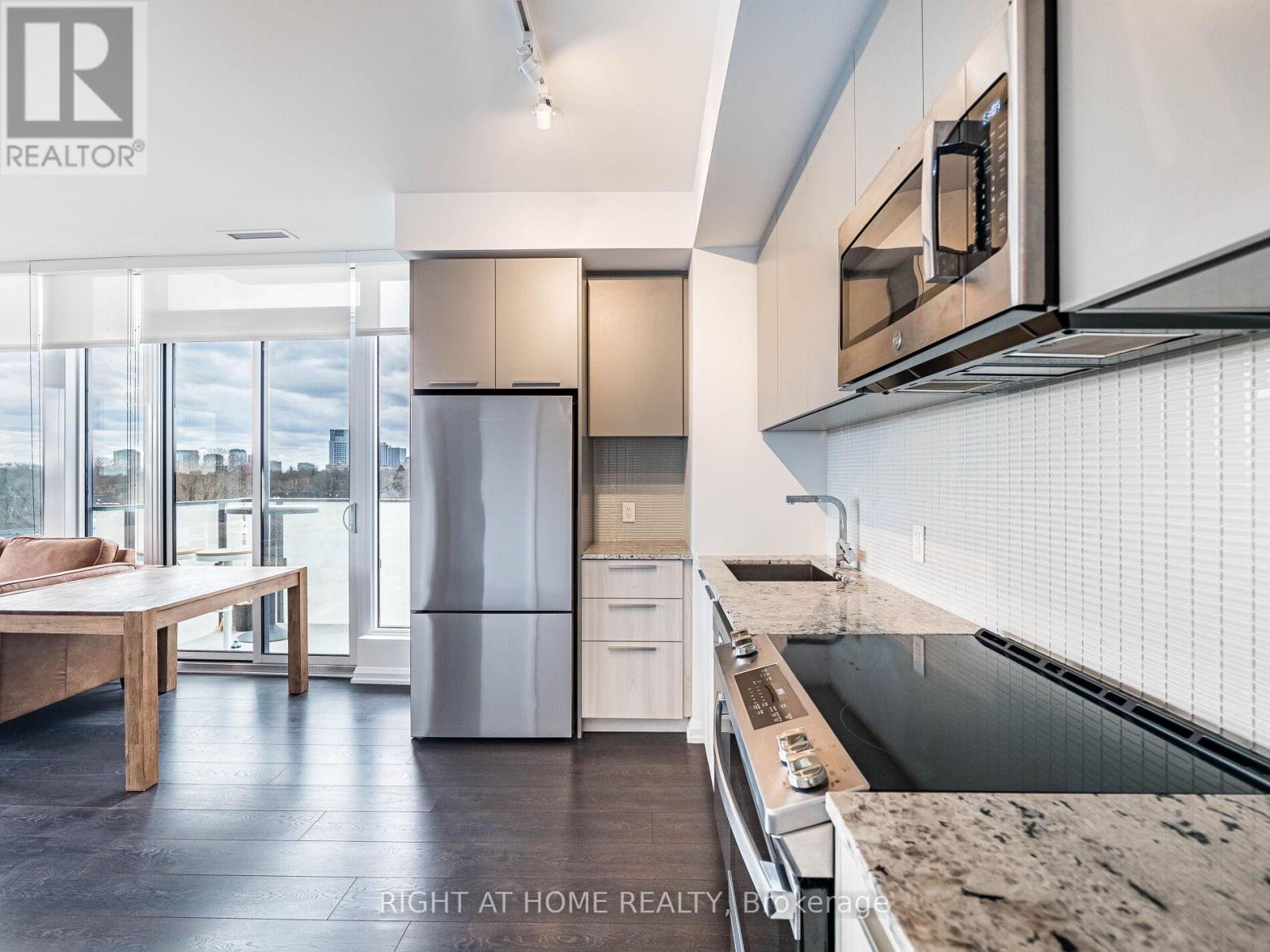 513 - 4208 Dundas Street, Toronto (Edenbridge-Humber Valley), Ontario  M8X 1Y6 - Photo 17 - W12088297