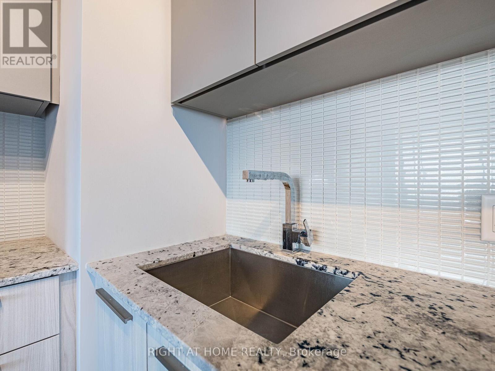 513 - 4208 Dundas Street, Toronto (Edenbridge-Humber Valley), Ontario  M8X 1Y6 - Photo 18 - W12088297