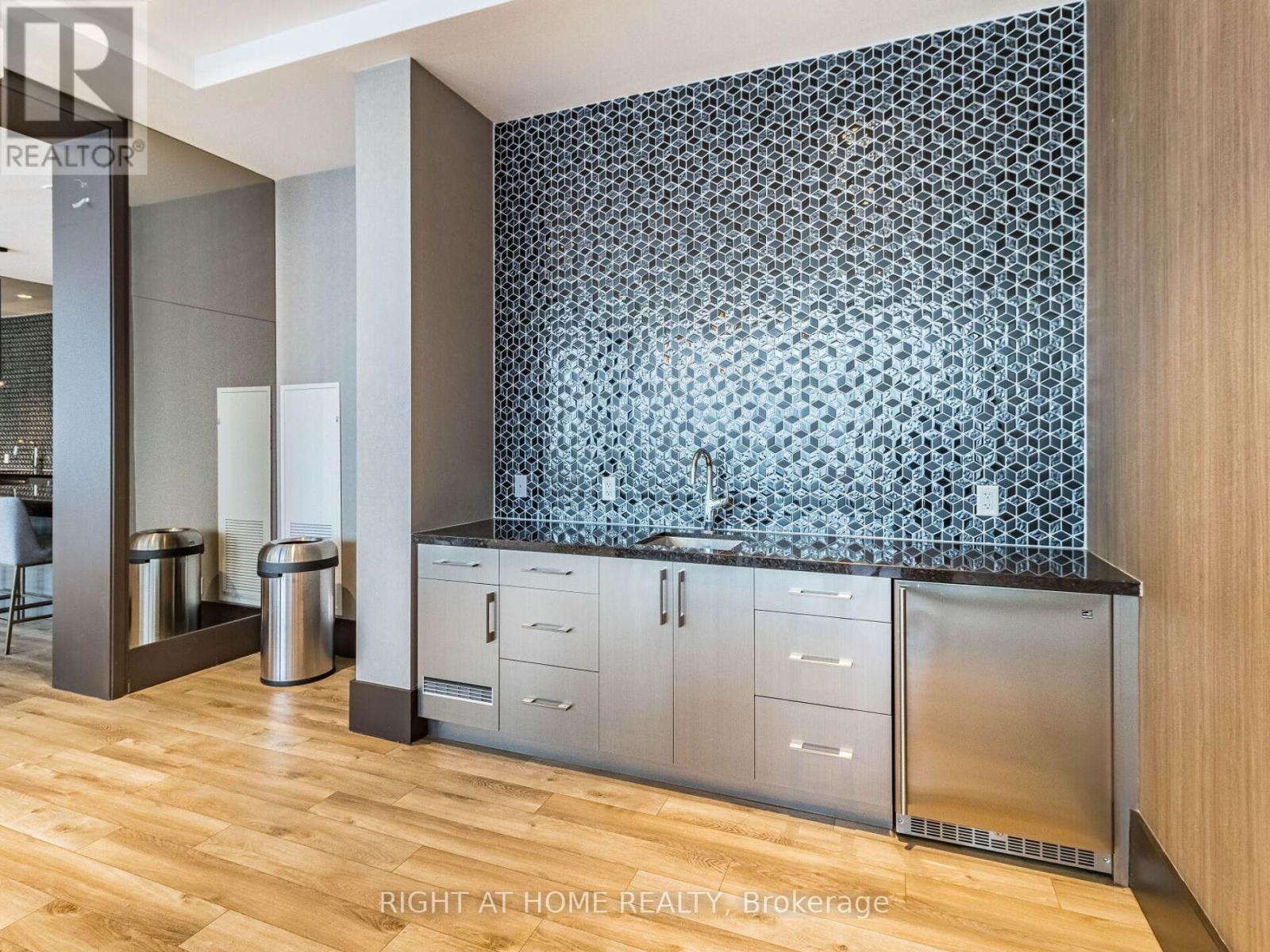 513 - 4208 Dundas Street, Toronto (Edenbridge-Humber Valley), Ontario  M8X 1Y6 - Photo 48 - W12088297