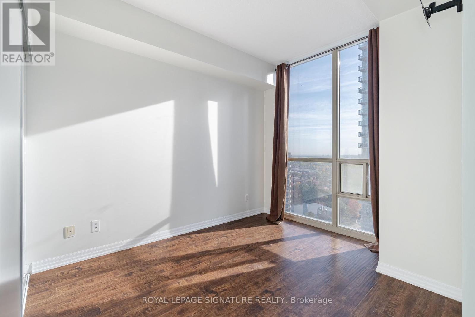 1509 - 223 Webb Drive, Mississauga, Ontario  L5B 0E8 - Photo 16 - W12088417