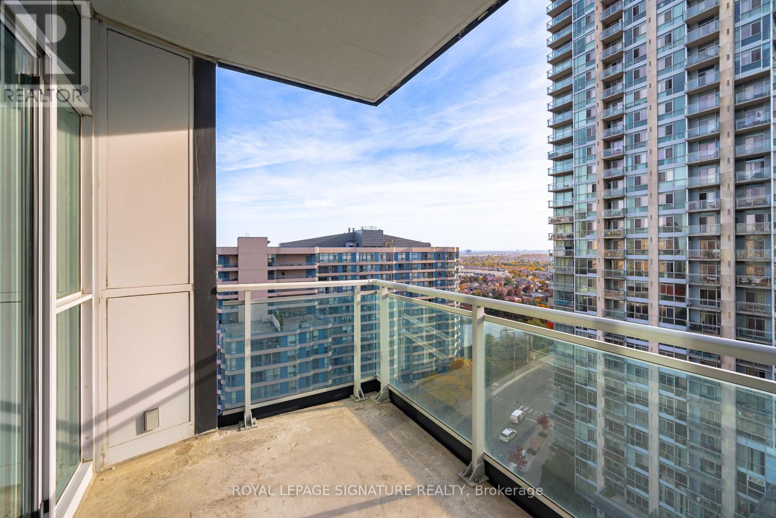 1509 - 223 Webb Drive, Mississauga, Ontario  L5B 0E8 - Photo 21 - W12088417
